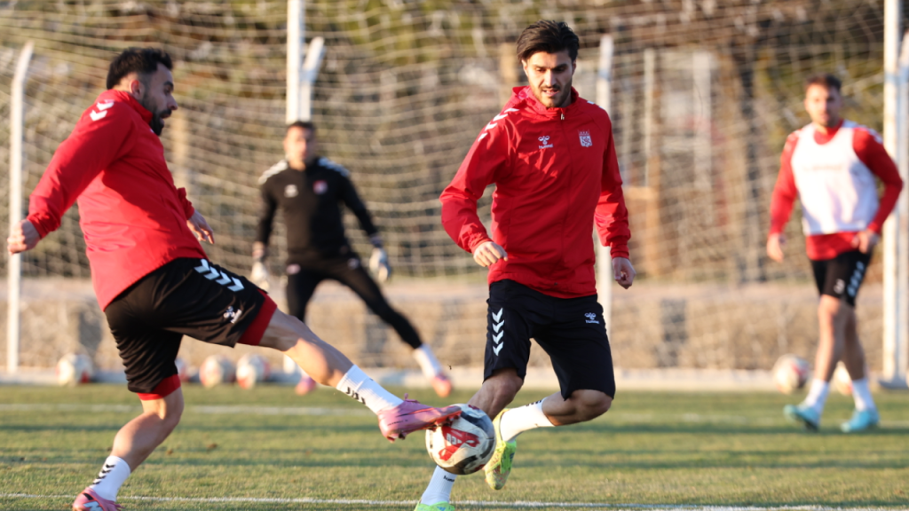 Sivasspor, hazırlıklarını sürdürüyor; kritik maç yaklaştı