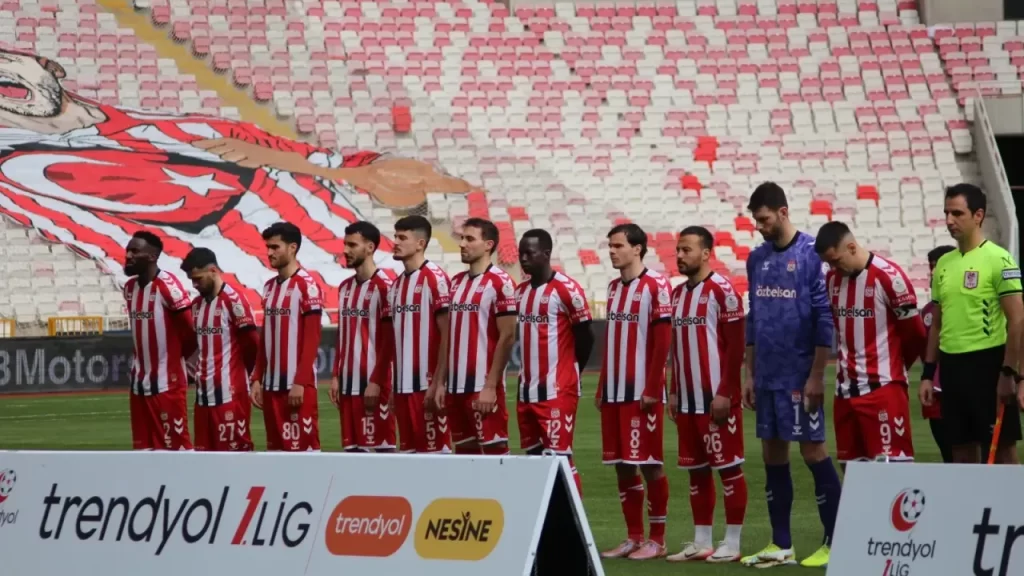 Sivasspor Keçiörengücü Maçı: Savunmada Değişim ve Muhtemel 11