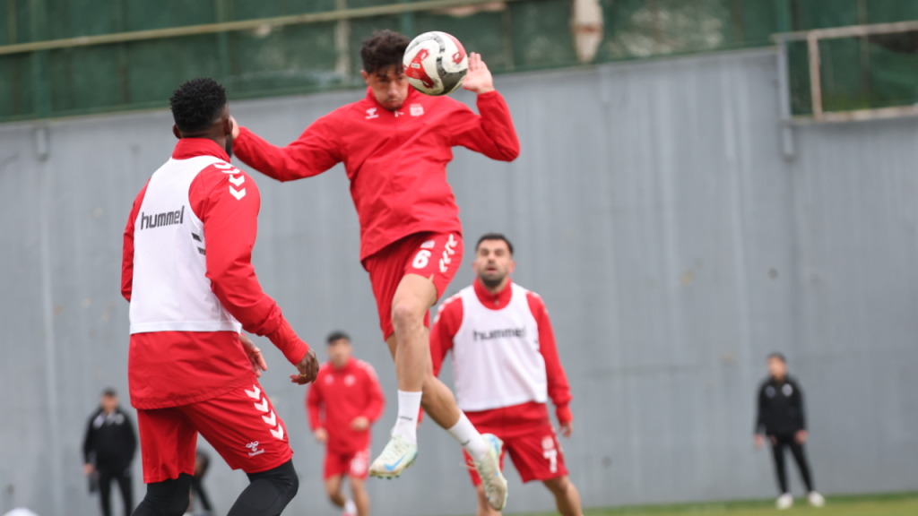 Sivasspor, Manisa FK Maçı İçin Son Hazırlıkları Tamamladı