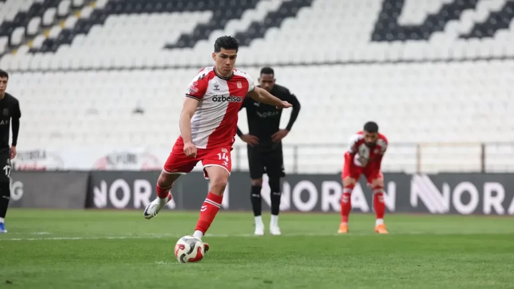 Sivasspor Play-Off yolunda kritik galibiyetle 47 puanda