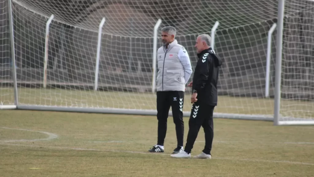 Sivasspor’da Taşdemir’den sakatlık ve fikstür yorumu