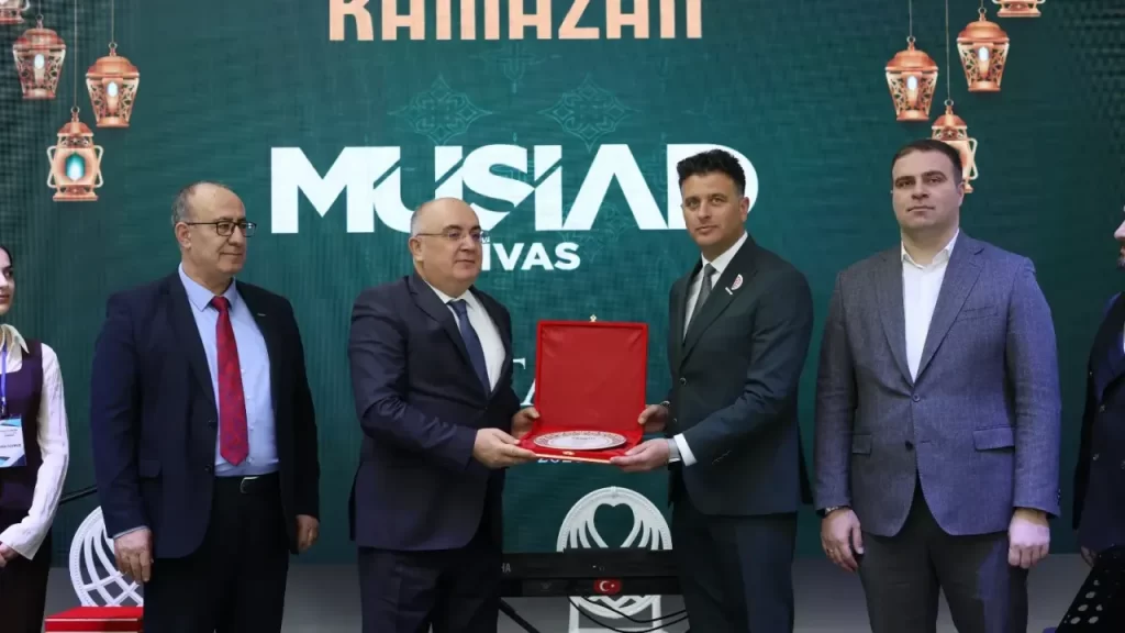 Sivas’ta Yetim ve İhtiyaç Sahipleri İçin İftar Programı Düzenlendi