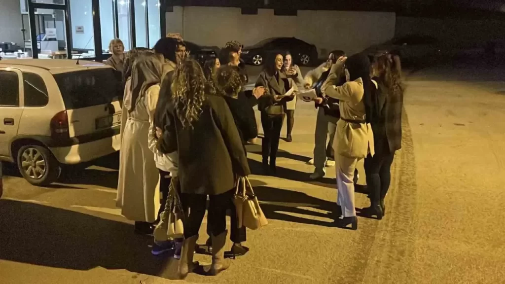 Veda yemeğinde sürpriz şaka: Davul-zurna eşliğinde unutulmaz an