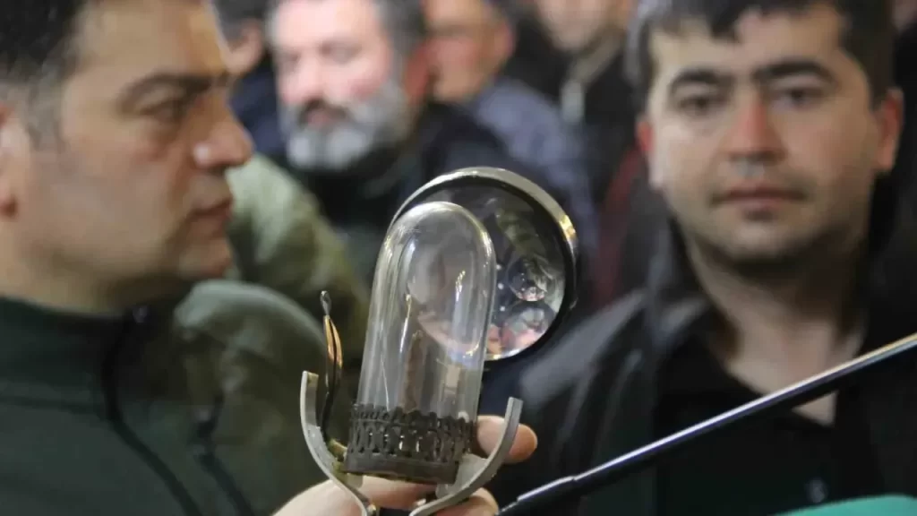 Zara Merkez Camii’nde Sakal-ı Şerif Ziyareti: Kadir Gecesi Coşkusu