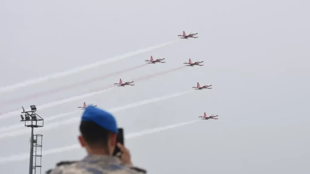 2 bin 188 öğrenci ve aileleri 23 Nisan etkinliklerinde 3’üncü Ana Jet Üs Komutanlığı’na ziyaret