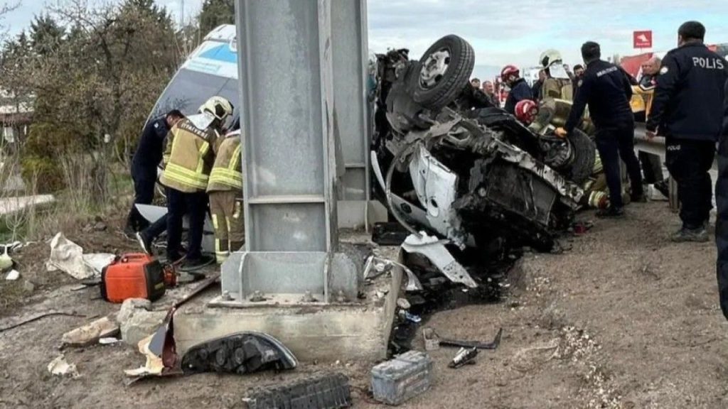 Ankara-Kızılcahamam yolunda facia: 4 ölü, 13 yaralı