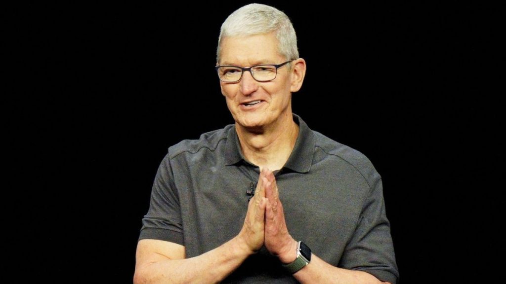 Apple’da CEO değişimi: Tim Cook görevinden ayrılıyor, John Ternus CEO olacak