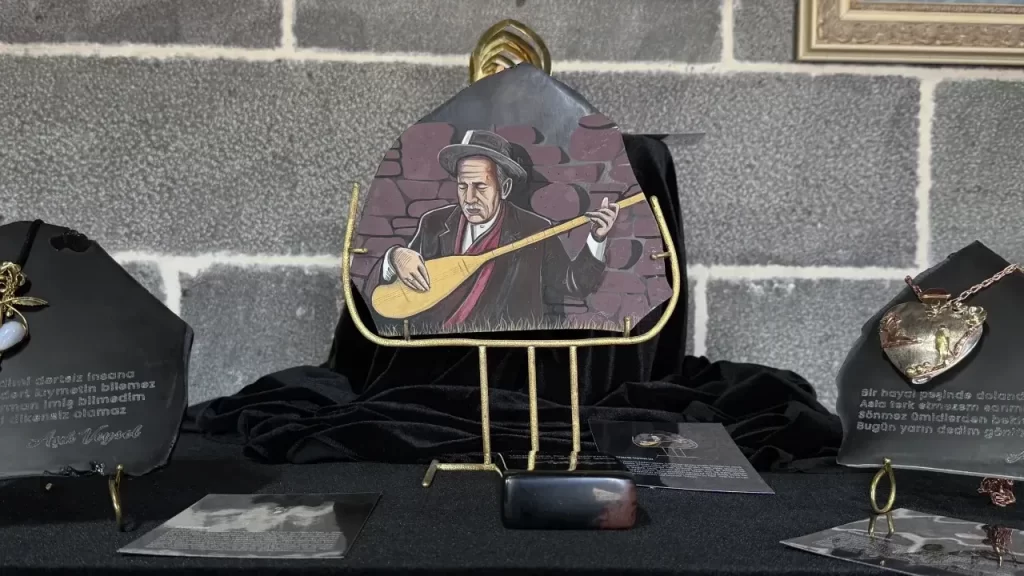 Aşık Veysel’in Mirası Diyarbakır’da Modern Anlatımda Canlandı