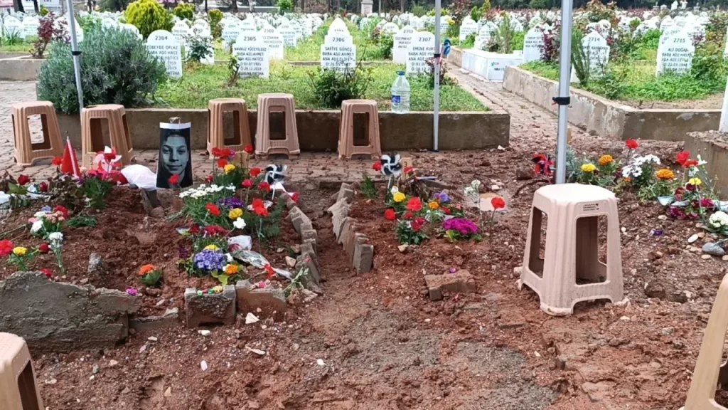 Ayser Çalık Ortaokulu’nda trajik olayın ardından cenazeler