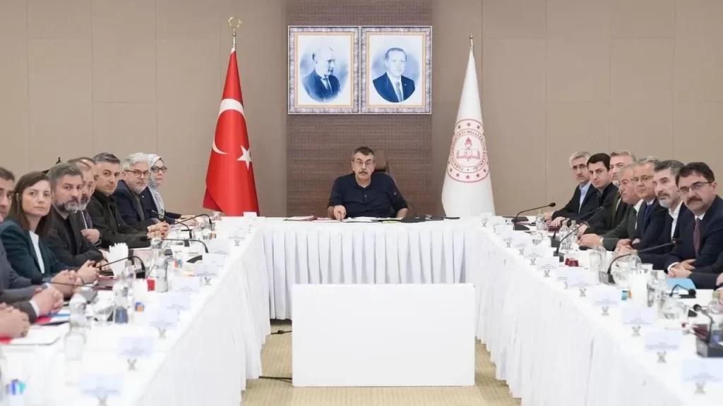 Bakan Tekin’den bölge için sahadaki faaliyetler ve psikososyal destek mesajı