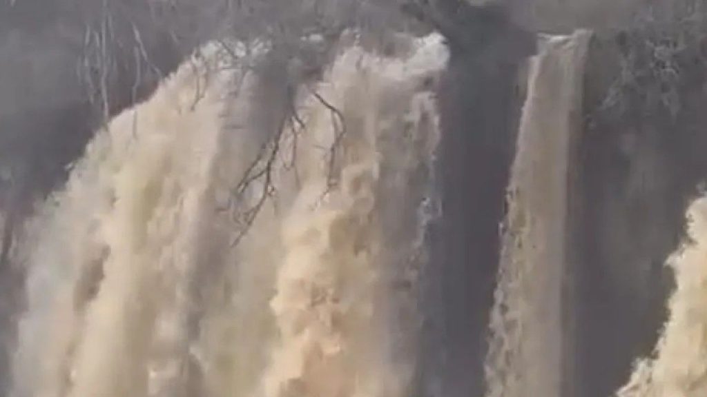 Çat ve Eşikli köylerinde sel sonrası doğal güzellikler akışa geçti