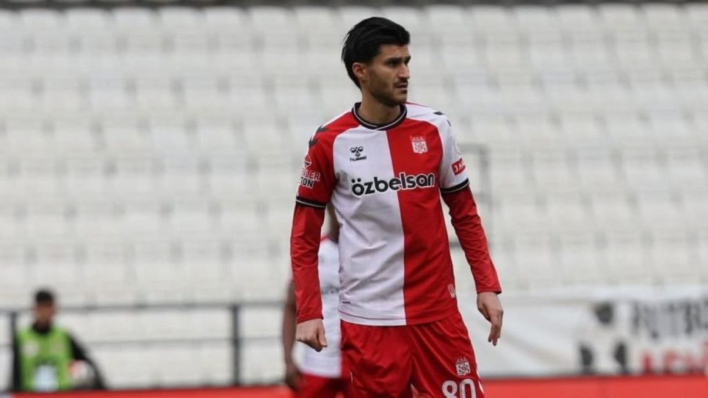 Cihat Çelik Sivasspor’de 2025-2026’da 32 Maçla Yoluna Devam Ediyor