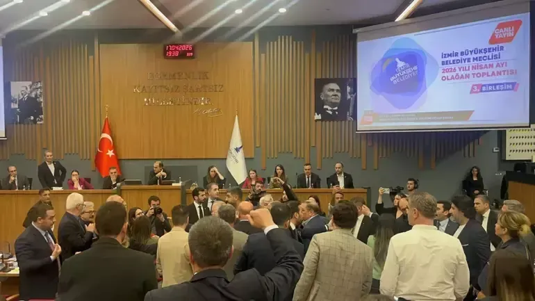 İzmir Meclisi: Taksi ve Minibüs Ücretleri Güncellendi, Görevli İdari Soruşturmalar Sürüyor