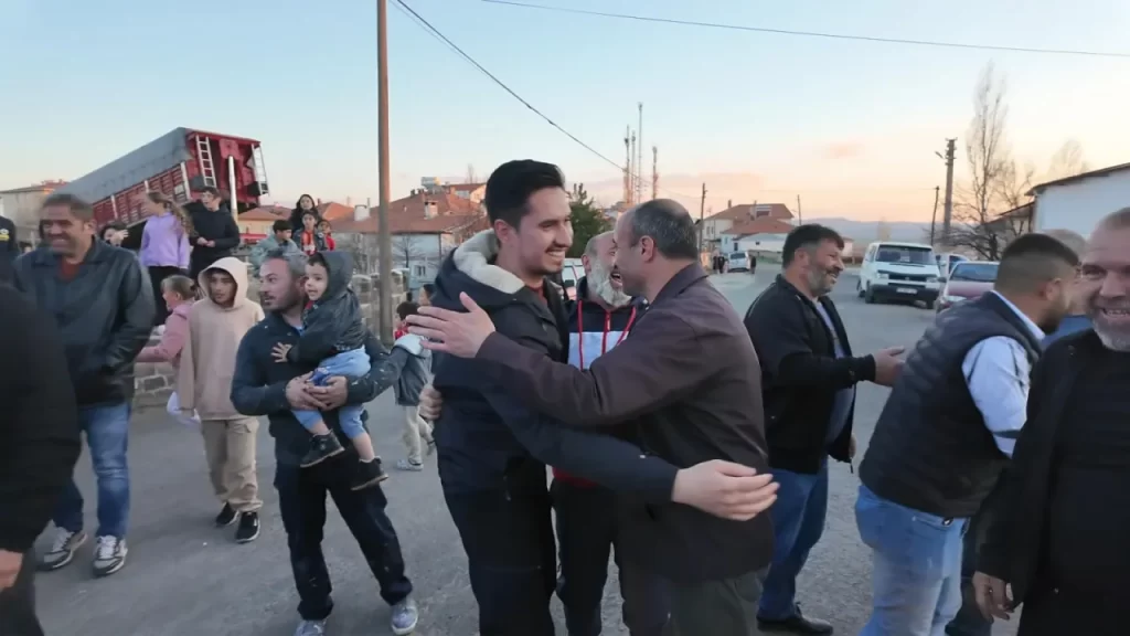 Kale Mahallesi’nde Polis Haftası sürprizi, kavga görüntüsüyle başlayan kutlama