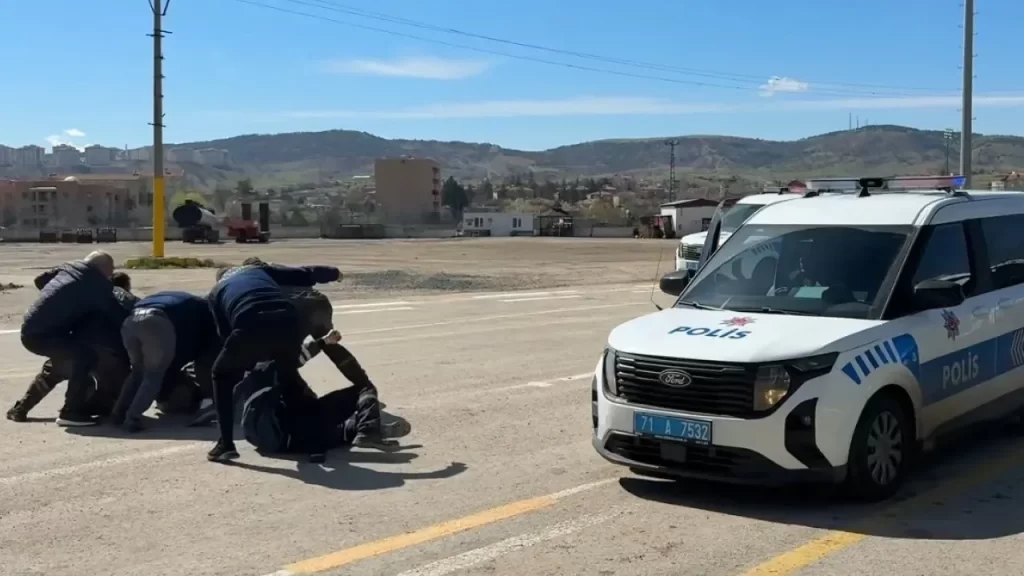 Kamu Görevlileri Kahramanlık Duruşuyla Kavga Anına Müdahale Etti