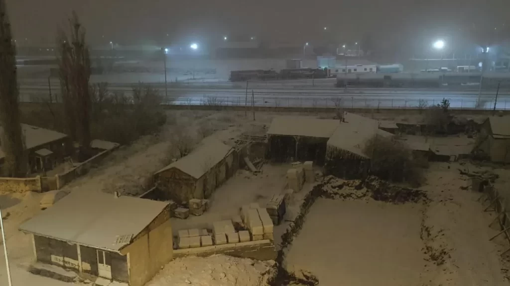 Kars’ta Kar Etkisini Gün Boyunca Sürdürdü