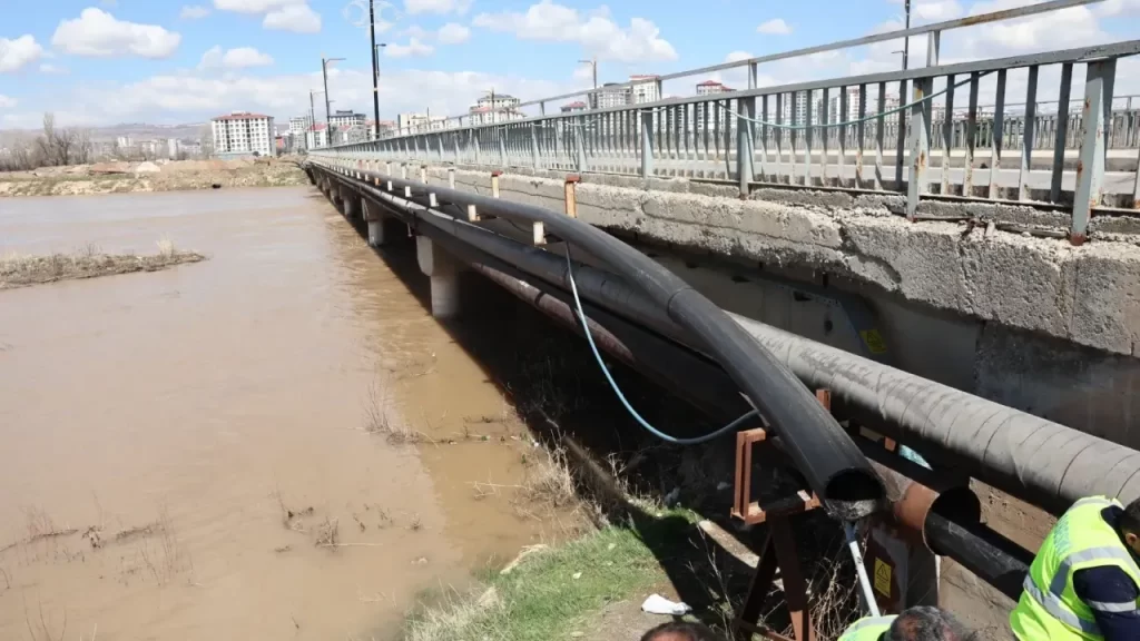 Kentte Yoğun Çalışmalar: Yol ve Su Hatları Yenileniyor