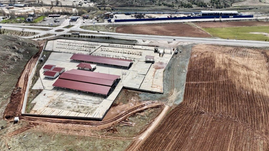 Kurban Pazarı Çalışmalarıyla Adaçık ve Düzenli Ulaşım Sağlandı