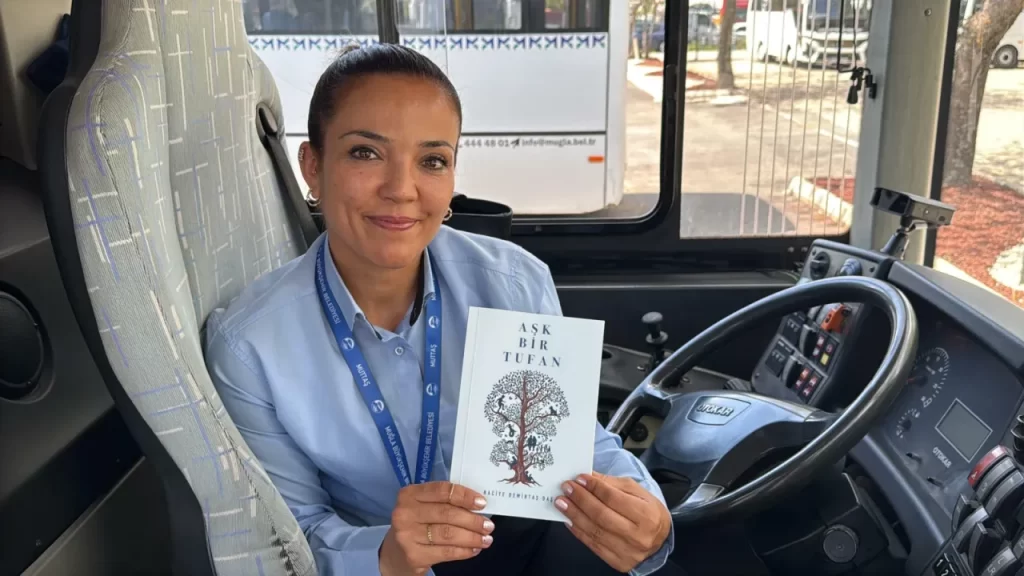 Otobüs Şoförü Şiirleriyle DMD Hastalarına Umut Daşıyor