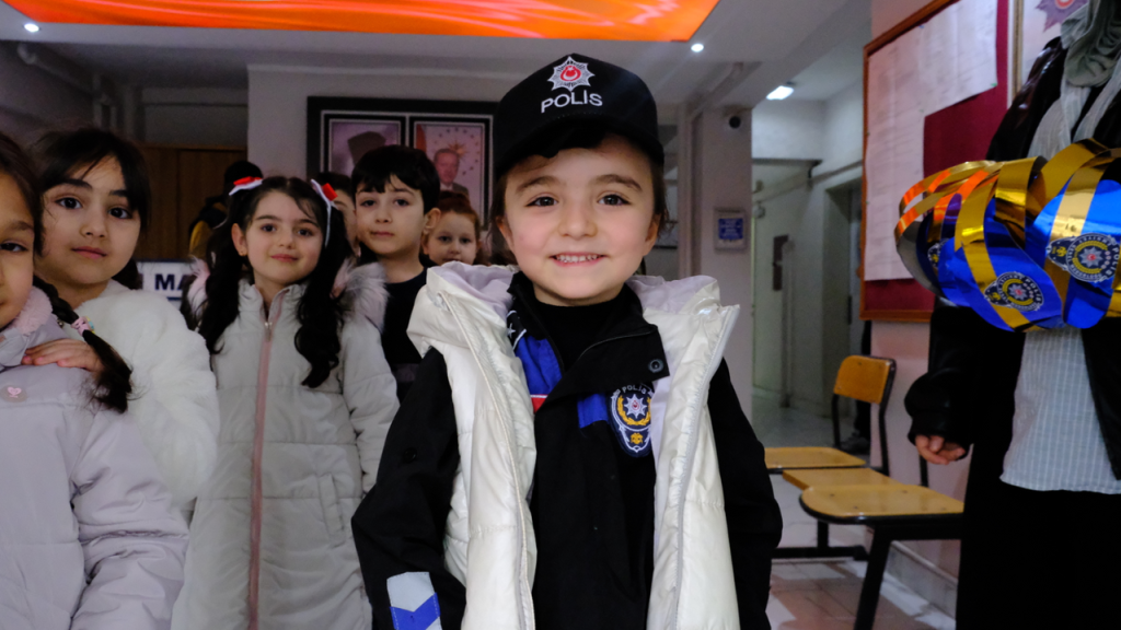 Polis Haftası nedeniyle anaokulu ve Kur’an kursu öğrencileri emniyete konuk oldu