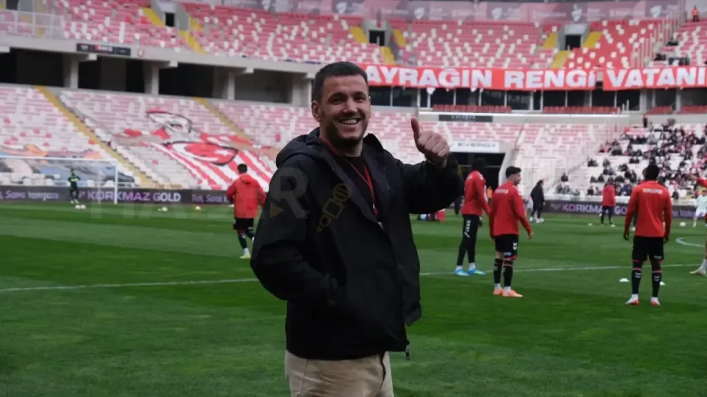 Rey Manaj, sakatlık sürecini atlatmaya çalışırken moral kaynağı oldu