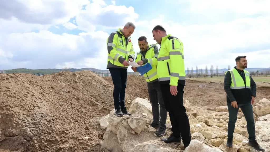 Şehir genelinde yeni sezon çalışmaları sahada yoğunlaştı