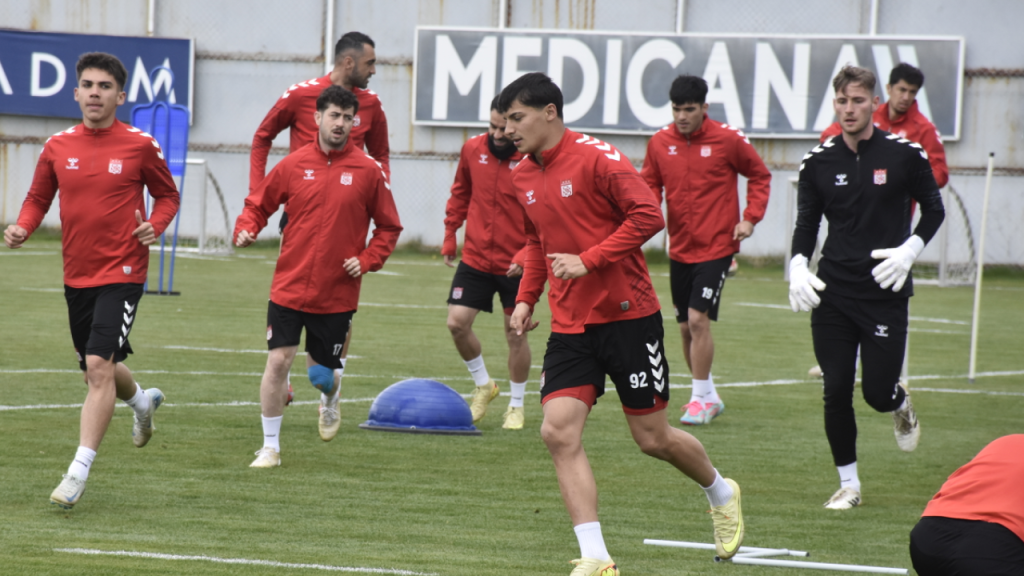Sivasspor Alagöz Iğdır FK mücadelesi öncesi hazırlıklar sürüyor