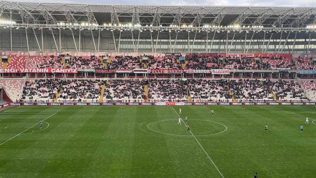 Sivasspor Esenler Erokspor’a 3-1 yenildi; uzatma golü moralleri bozdu
