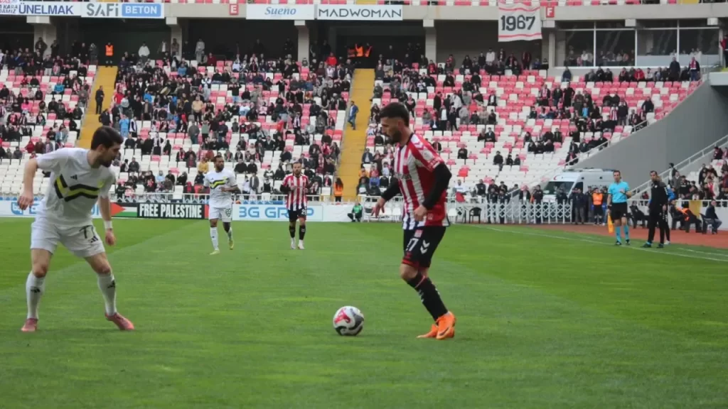 Sivasspor Esenler Erokspor’a Evinde Mağlup Oldu: Zirve İçin Kritik Ders