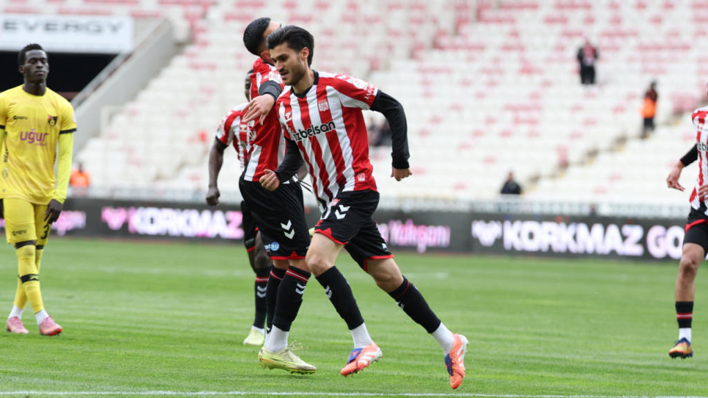 Sivasspor-İstanbulspor: Golsüz ikinci yarıya yol açan sakatlıklar ve eşitlik