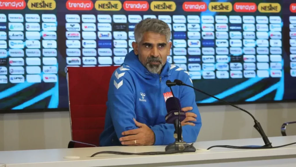 Sivasspor Teknik Direktörü Taşdemir: Kısıtlı Kadro ve Eşik Maçları