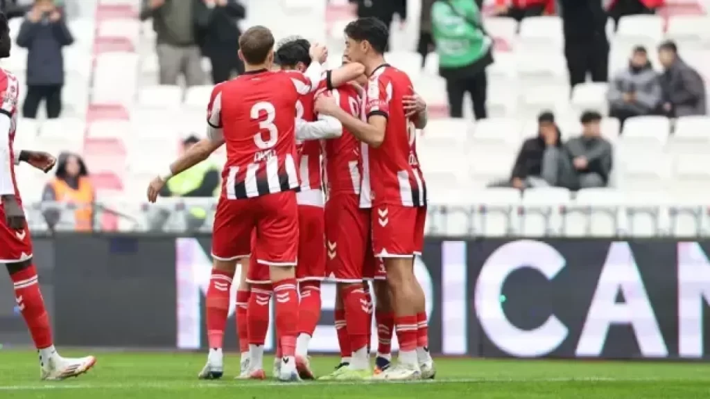 Sivasspor ve İstanbulspor’un kritik maçı: Ligde kalma umutları bir adım daha netleşecek