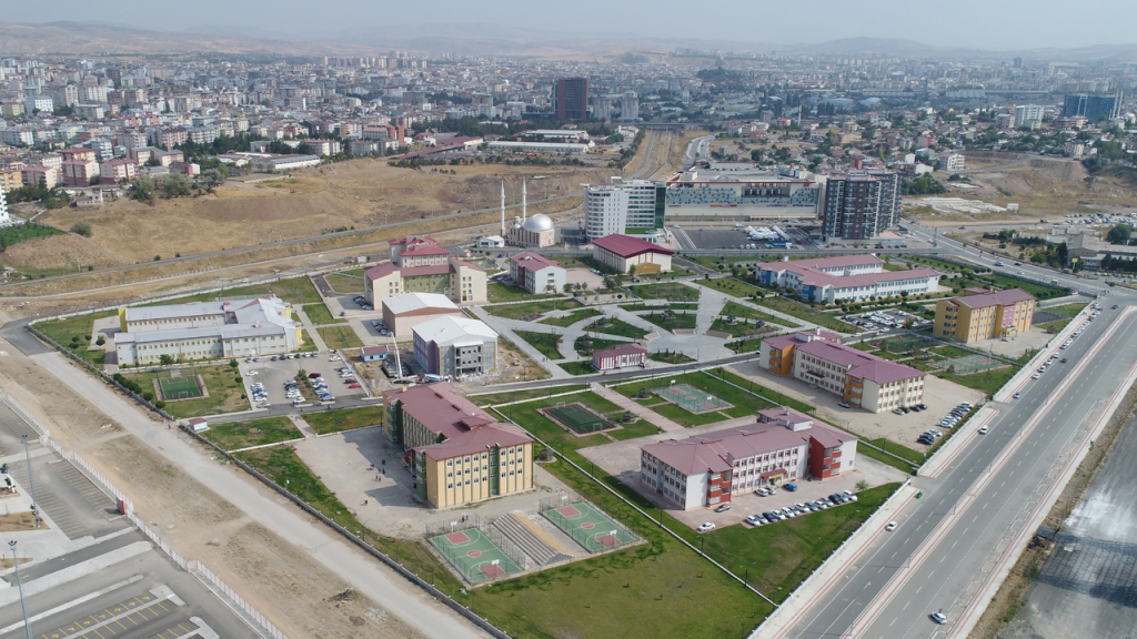 Sivas’ta Güvenlik Protokolüyle Okullarda Güvenlik Taahhüdü Devam Ediyor