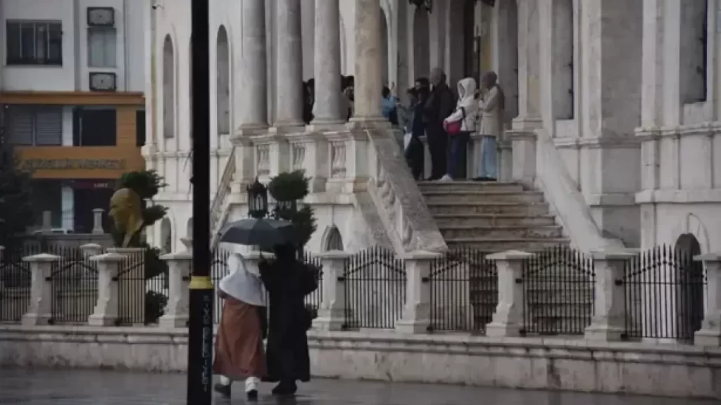 Sivas’ta Hafta Sonu Bulutlu Yağışlı ve Soğuk Hava Ornamenti