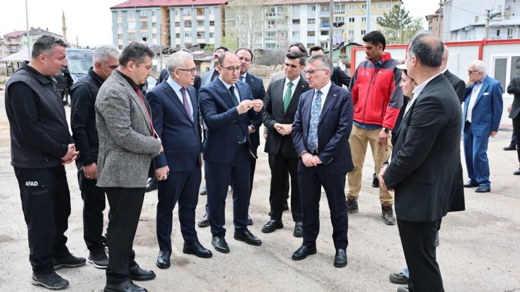 Sivas’ta kaya düşmesi riskine karşı yürütülen çalışmalar sürüyor