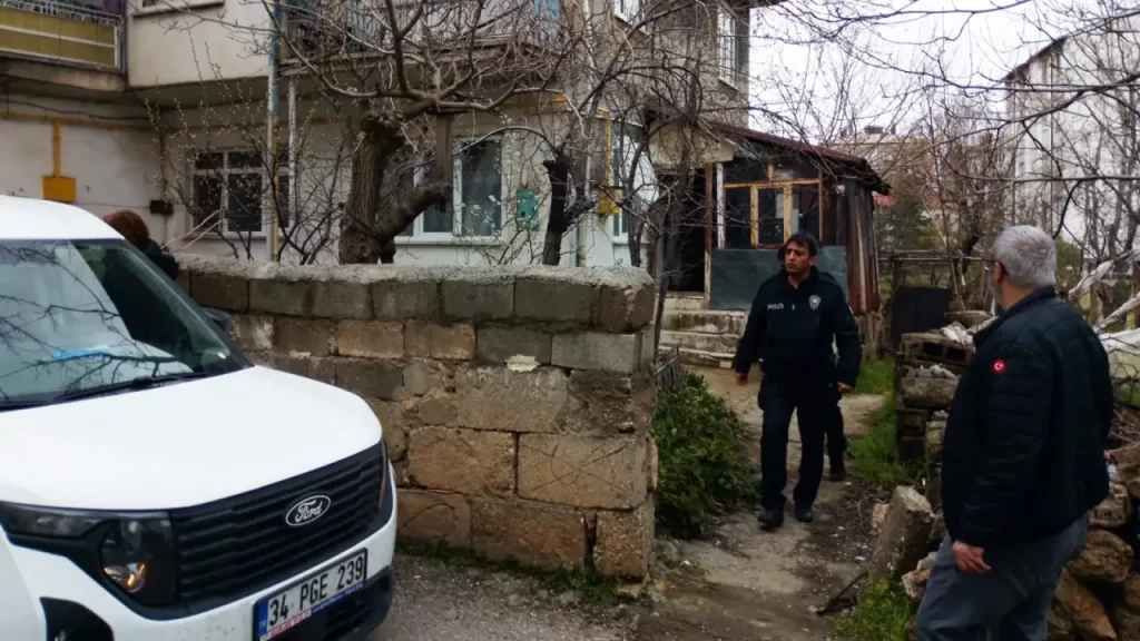 Sobadan Sızan Gazdan Vidȧya Kadar: Üniversi̇teli̇ğin Zehirlenme Olayı