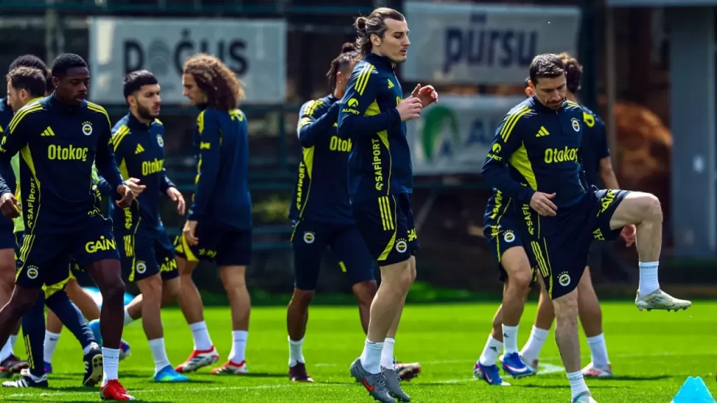 Teknik direktör Tedesco yönetiminde idmanlar sürüyor