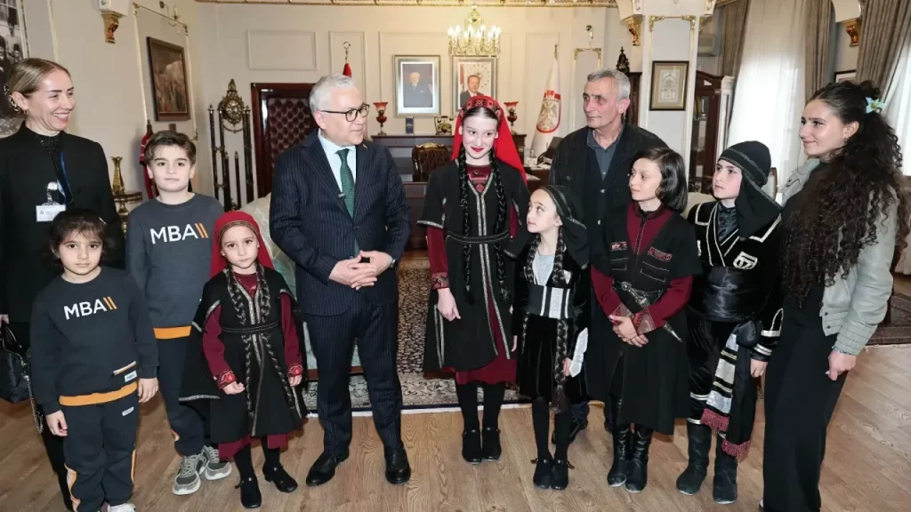 Vali Şimşek, 23 Nisan’da öğrencileriyle buluştu