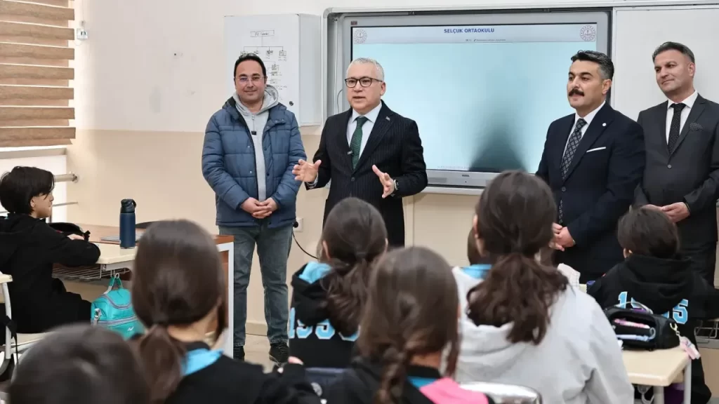 Vali Şimşek: Güvenlikli Okullarda Eğitim ve Dayanışma Mesajı