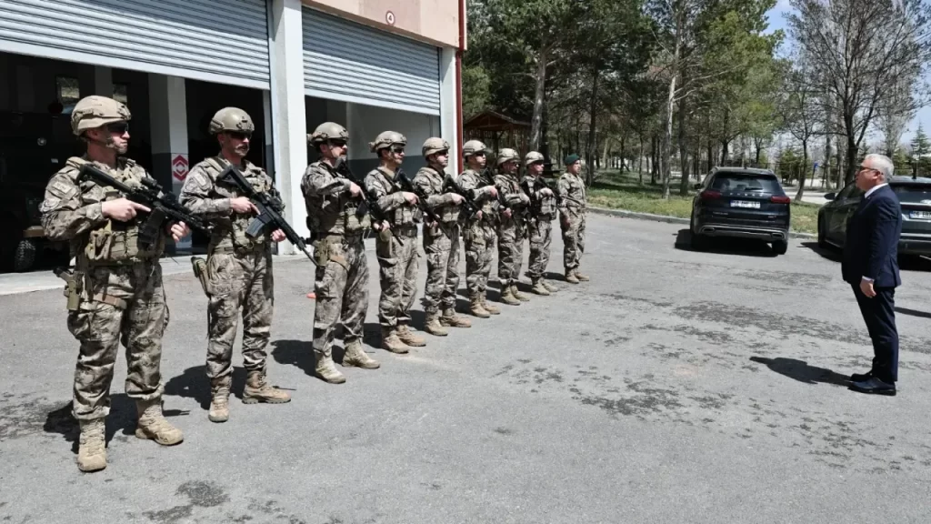 Vali Şimşek: Kentin güvenlik ve trafiğine odaklı ziyaretler sürüyor