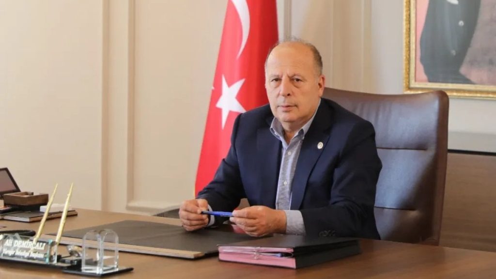 Yüreğir Belediye Başkanı Görevden Uzaklaştırıldı