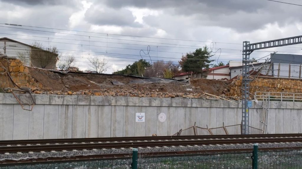 Ankara’da Yağışlar Yol ve Zemin Güvenliğini Tehdit Ediyor
