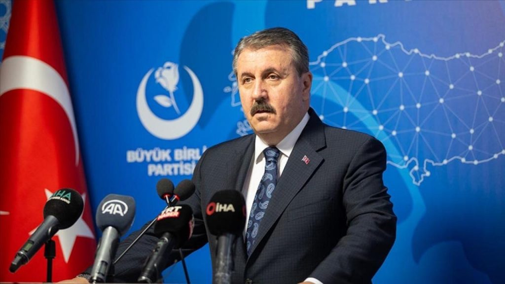 BBP Lideri Destici’den 19 Mayıs mesajı: Gençleri korumak önceliğimiz
