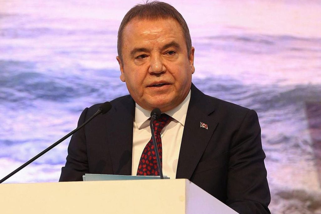 Böcek’e Yolsuzluk Soruşturması Devam Ediyor