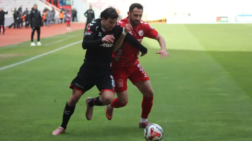 Charisis’in Sivasspor’daki Geleceği Krizli Sezonun Ardından