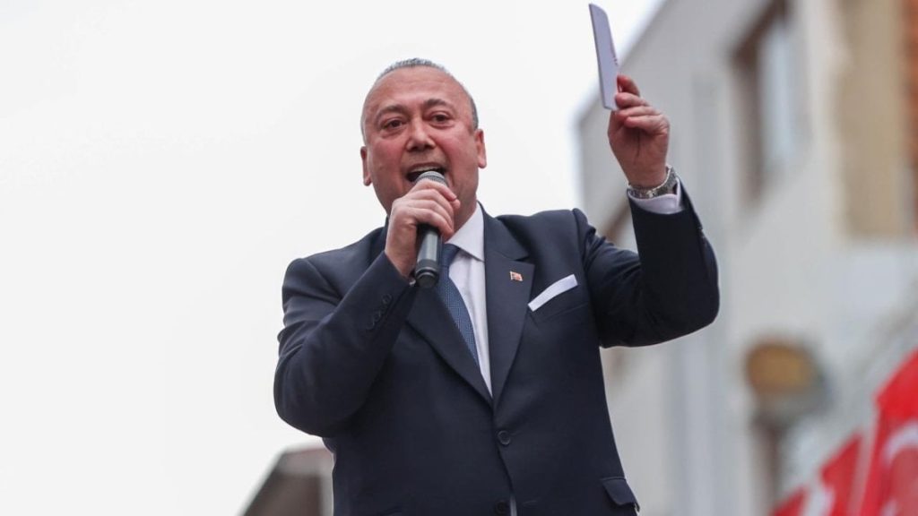 CHP Belediyelerinde Yolsuzluk Skandalları Sürüyor: Uşak’ta Tutuklama ve Transfer