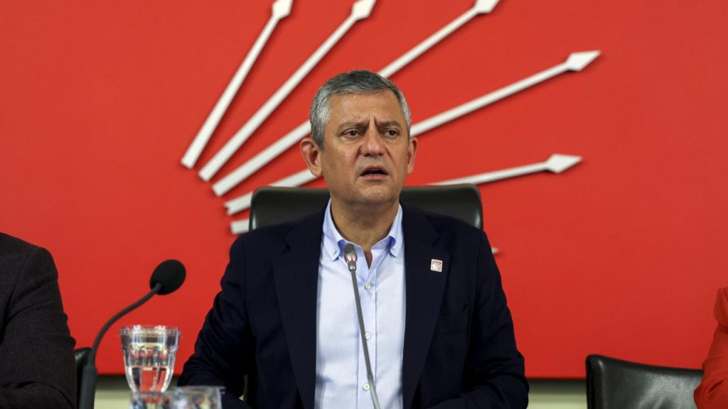 CHP Grup Başkanvekili Özgür Özel’e Oda Kurgusu ve Meclis Ziyaretleri