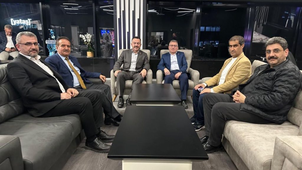 Divan Başkanıyla Yeni Yönetim İçin Görüşmeler Sürüyor
