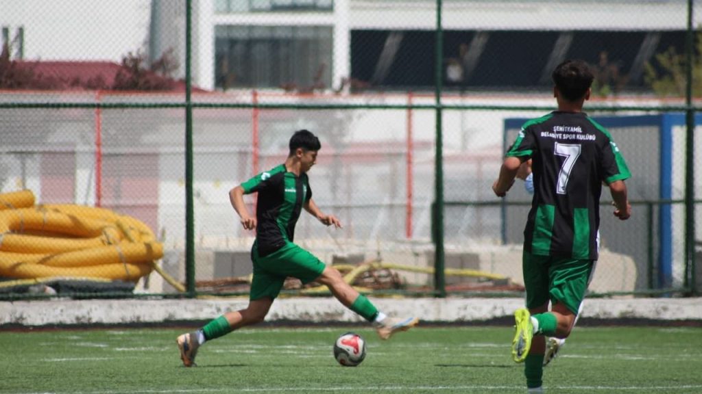 Gaziantep Şehit Kamil Belediyespor  U18 Kulüplerarası Şampiyonu