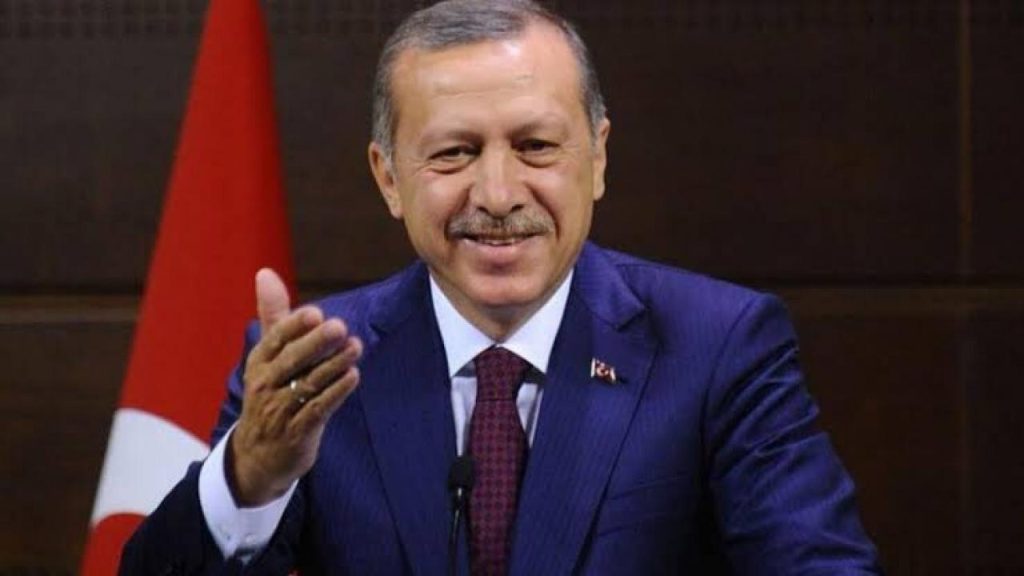Gül ki güller açsın şiirinin Kılıçdaroğlu karşılamasıyla ilişkisinde çarpıcı tartışma